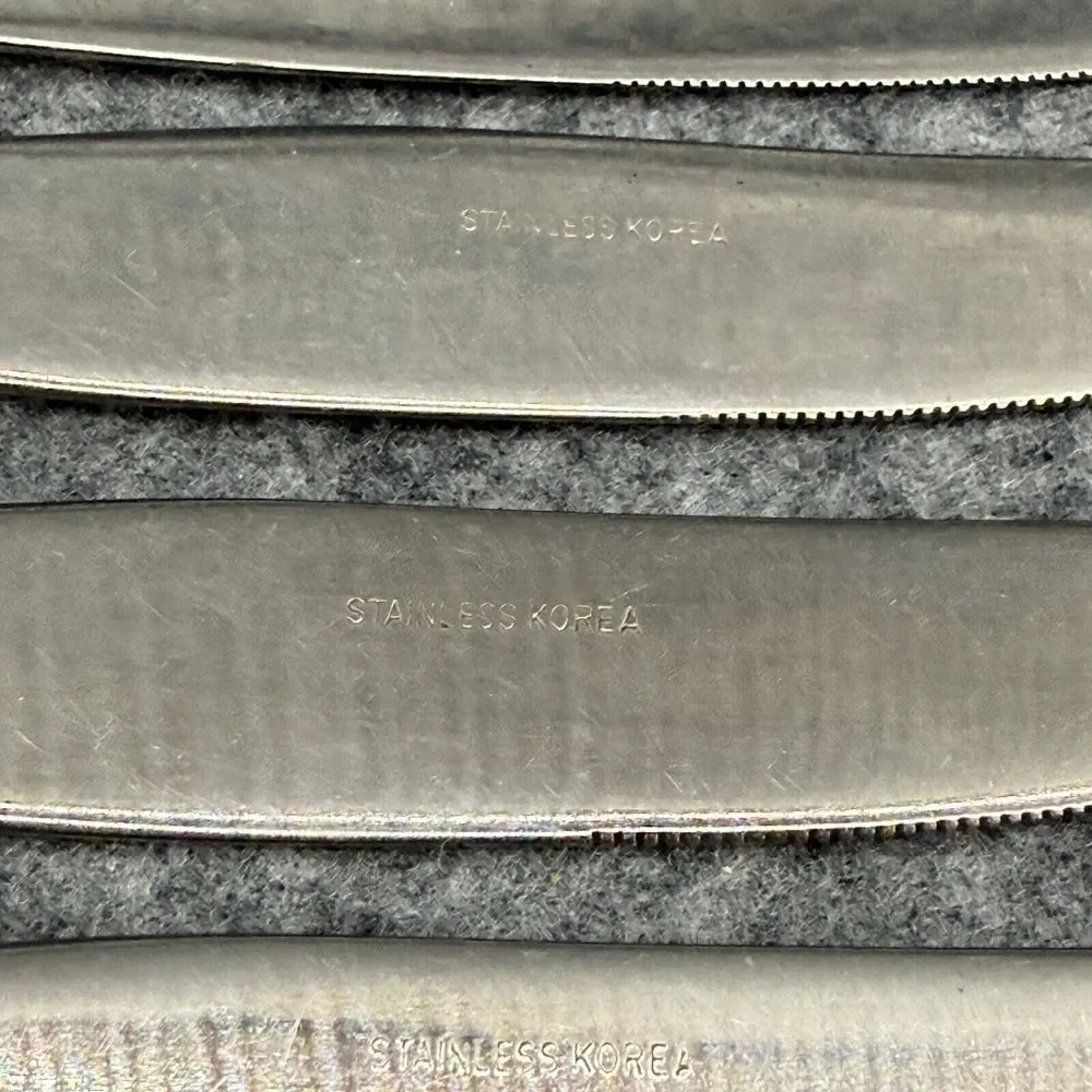 Stainless Korea Dinner Knives Rose Pattern Set of‎ 4 Flatware Replacements